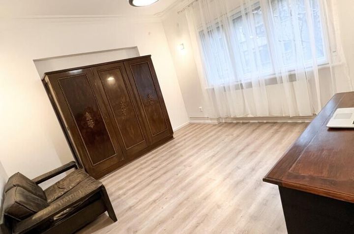 Apartament 3 camere de vanzare KISELEFF - Bucuresti anunturi imobiliare Bucuresti