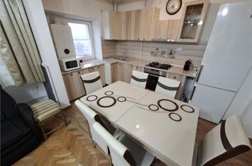 Apartament 3 camere de vanzare CENTRAL - Iasi anunturi imobiliare Iasi