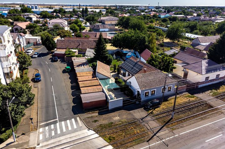 Casă 5 camere - teren 1214 mp - la cheie - Aradul Nou - COMISION 0% anunturi imobiliare Arad