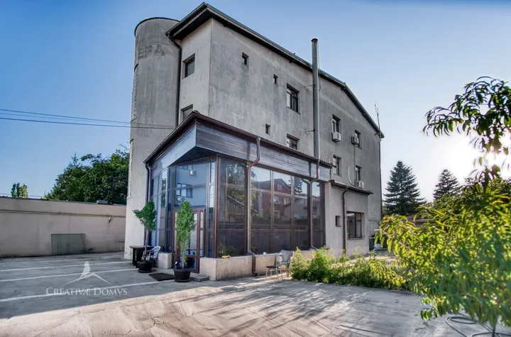 Vila, 496 mp utili, 12+ locuri de parcare, hala / Pajura - Poligrafiei anunturi imobiliare Bucuresti
