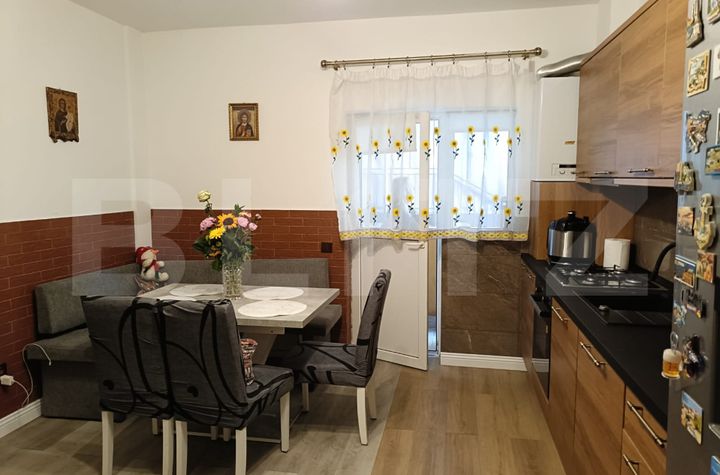 Apartament 3 camere de vanzare FLORESTI - Cluj anunturi imobiliare Cluj