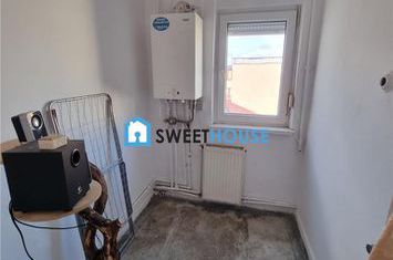 Apartament 3 camere de vanzare EST - Brasov anunturi imobiliare Brasov