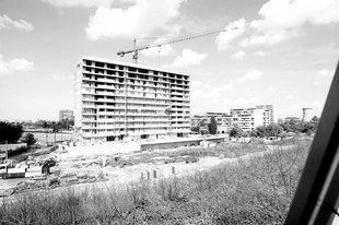 Reportaj - Criza constructiilor: in zona Militari - Lujerului din patru santiere se lucreaza doar pe unul. La „ralanti”