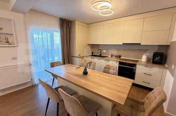 Apartament 3 camere de vanzare SUCEAVA - Suceava anunturi imobiliare Suceava