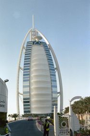Burj Khalifa, detronat de Kingdom Tower şi Miapolis?