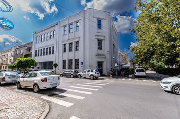 Clădire ultracentrală de vânzare Bulevardul Decebal Comision 0 anunturi imobiliare Arad