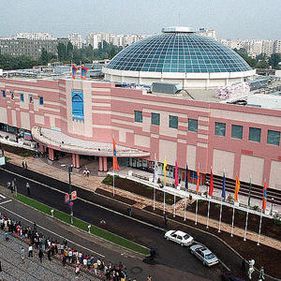 Valoarea centrelor comerciale din Capitala a scazut cu 46% în ultimul an 05-08-2009