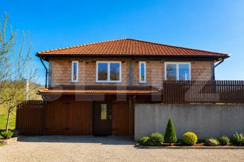 Vilă - 3 camere de vanzare LIVEZENI - Mures anunturi imobiliare Mures