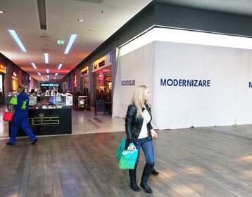Unii retaileri ajung la concluzia că e mai bine să închidă magazinul şi să plătească chiria minimă