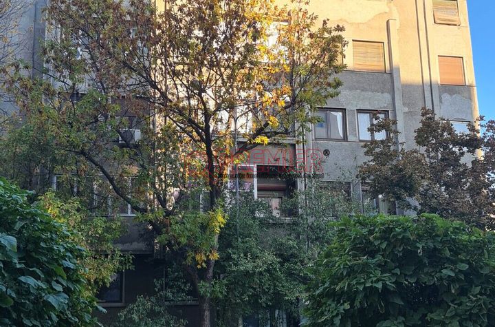 Parcul Carol - vanzare apartament 3 camere anunturi imobiliare Bucuresti