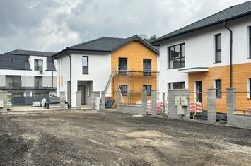 Vilă - 4 camere de vanzare LIVEZENI - Mures anunturi imobiliare Mures