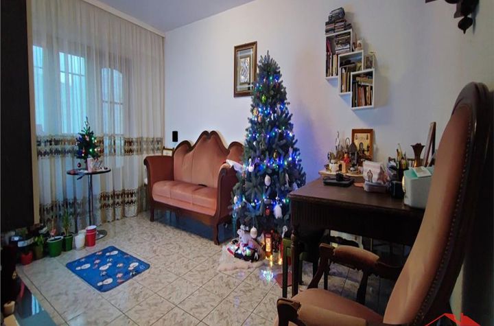 Apartament 3 camere de vanzare ULTRACENTRAL - Vrancea anunturi imobiliare Vrancea