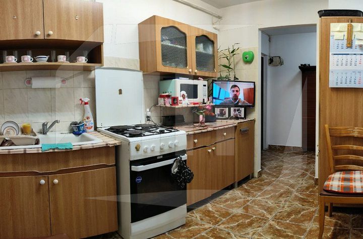 Apartament 4 camere de vanzare CLUJ-NAPOCA - Cluj anunturi imobiliare Cluj