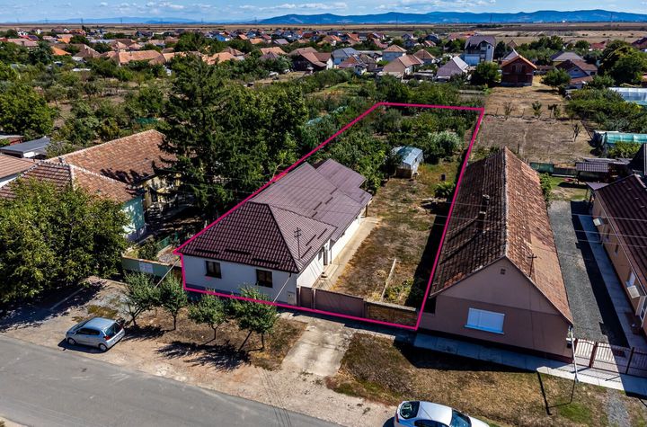 Casa din caramida 4 camere - Teren 1603mp - Livada, Arad - COMISION 0% anunturi imobiliare Arad