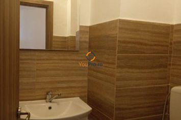 Apartament 4 camere de vanzare ULTRACENTRAL - Bihor anunturi imobiliare Bihor