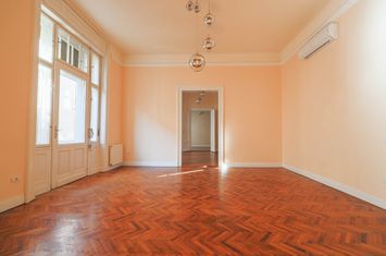 Descoperă eleganța istorică în inima Aradului: apartament de 5 camere anunturi imobiliare Arad