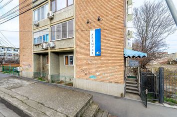 Vizibilitate maximă pentru afacerea ta! Spațiu cu acces stradal Arad anunturi imobiliare Arad