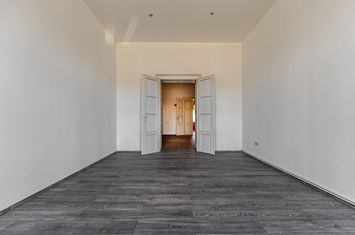 Apartament 9 camere de vanzare ULTRACENTRAL - Arad anunturi imobiliare Arad