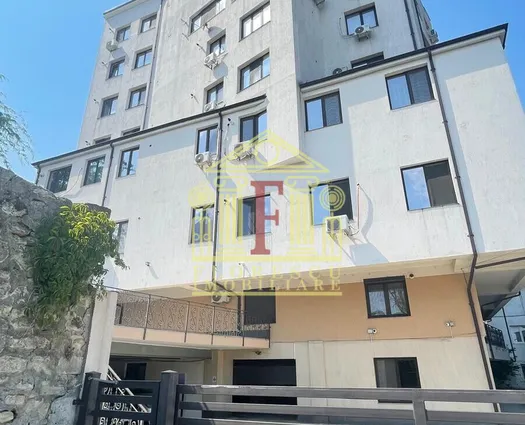 Apartament 3 camere Targu Cucu, 65 mp