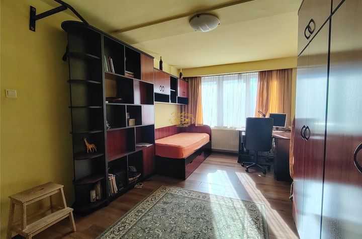Apartament 4 camere de vanzare CENTRAL - Harghita anunturi imobiliare Harghita