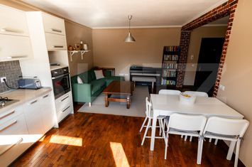 Apartament 2 camere de vanzare FLORESTI - Cluj anunturi imobiliare Cluj