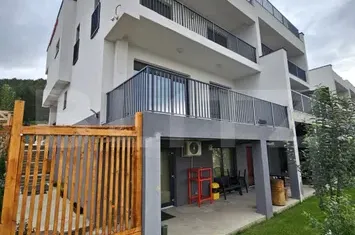 Vilă - 10 camere de vanzare FLORESTI - Cluj anunturi imobiliare Cluj