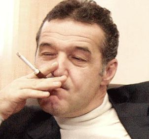ANAF verifica la locuinta lui Becali daca acesta are de platit TVA din afacerile imobiliare