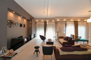 Casă individuală 3 nivele, 354 mp, Kallithea anunturi imobiliare Grecia