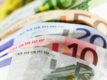 Ai credite? Iata o veste buna: leul continua sa se aprecieze