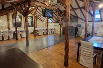 Vilă - 20 camere de vanzare DEMOCRATIEI - Prahova anunturi imobiliare Prahova