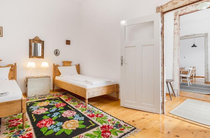 Apartament ultracentral, 2 dormitoare, 54 mp. 110 000 E. Comision 0. anunturi imobiliare Bihor