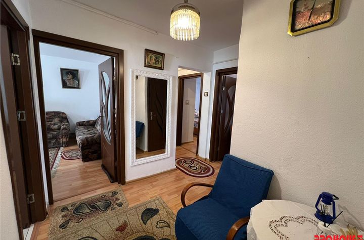 Apartament 3 camere de vanzare CENTRAL - Bacau anunturi imobiliare Bacau