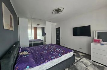 Apartament 3 camere de vanzare TRACTORU - Brasov anunturi imobiliare Brasov