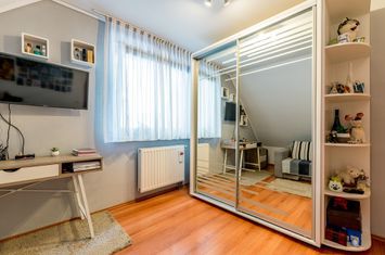 Casă - 3 camere de vanzare FLORESTI - Cluj anunturi imobiliare Cluj