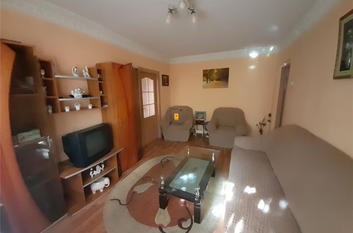 Apartament 3 camere de vanzare 9 MAI - Prahova anunturi imobiliare Prahova