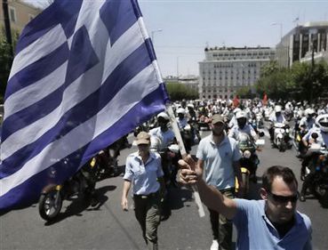 Noi măsuri de austeritate, în Grecia: încă 25.000 bugetari pot pierde locul de muncă