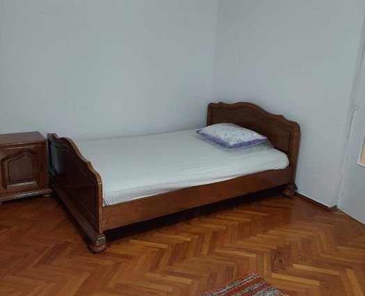 Garsonieră Decebal, 37 mp