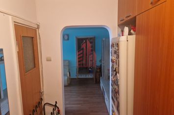 Titan- 1 Decembrie- Ap- 3 Cam- Mutare rapida- Etaj 2/4- Zona linistita anunturi imobiliare Bucuresti