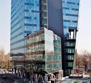 Compania care a făcut faţada Euro Tower cere insolvenţa dezvoltatorului