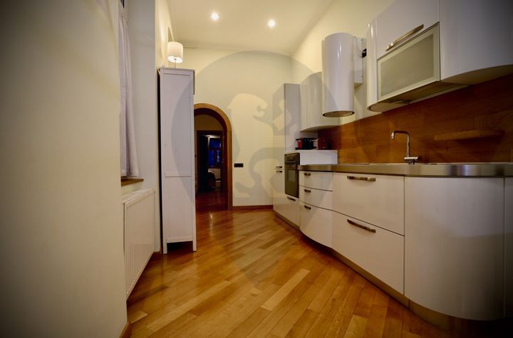 Apartament 3 camere de vanzare CENTRUL ISTORIC - Brasov anunturi imobiliare Brasov