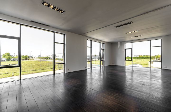Birouri Premium de 304 mp în Zona Industrială Vest Arad anunturi imobiliare Arad