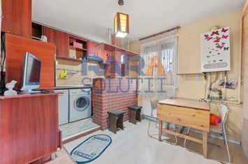 Apartament 3 camere, 82 mp + 16 m balcon, Str. veronica Micle anunturi imobiliare Neamt