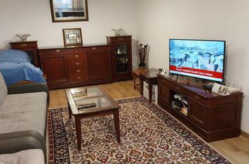 Vanzare proprietate cu doua case si intrari separate curte Giulesti anunturi imobiliare Bucuresti