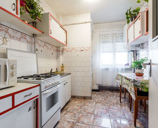 Apartament 4 camere P-ta Garii, 79 mp