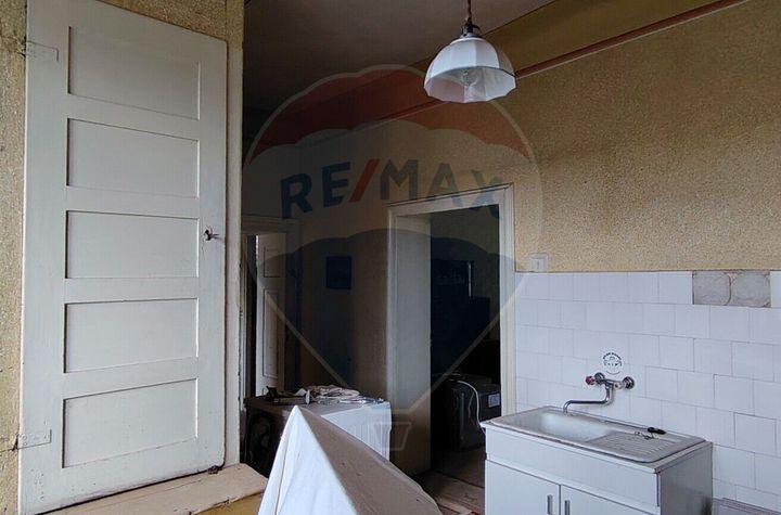 Apartament cu 6 camere de vânzare în zona Central anunturi imobiliare Sibiu