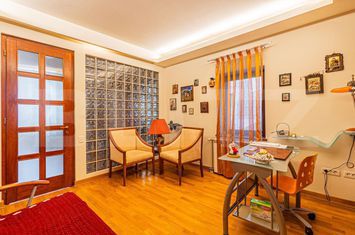 Apartament 3 camere de vanzare SCHEI - Brasov anunturi imobiliare Brasov