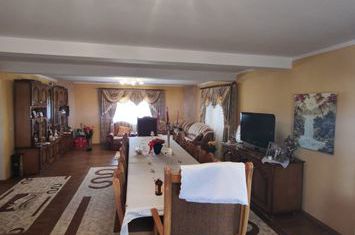 Vilă - 8 camere de vanzare RADAUTI - Suceava anunturi imobiliare Suceava