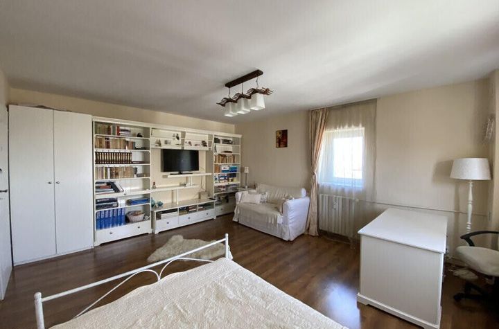 Apartament 2 camere de vanzare BARBU VACARESCU - Bucuresti anunturi imobiliare Bucuresti