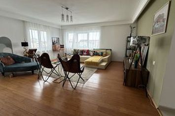Apartament 3 camere de vanzare VASILE AARON - Sibiu anunturi imobiliare Sibiu