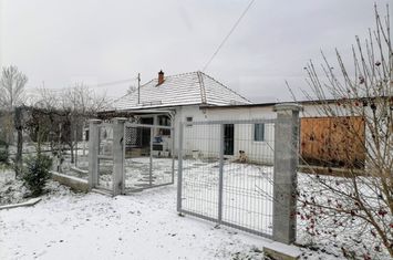 Casă - 2 camere de vanzare VARFURILE - Arad anunturi imobiliare Arad